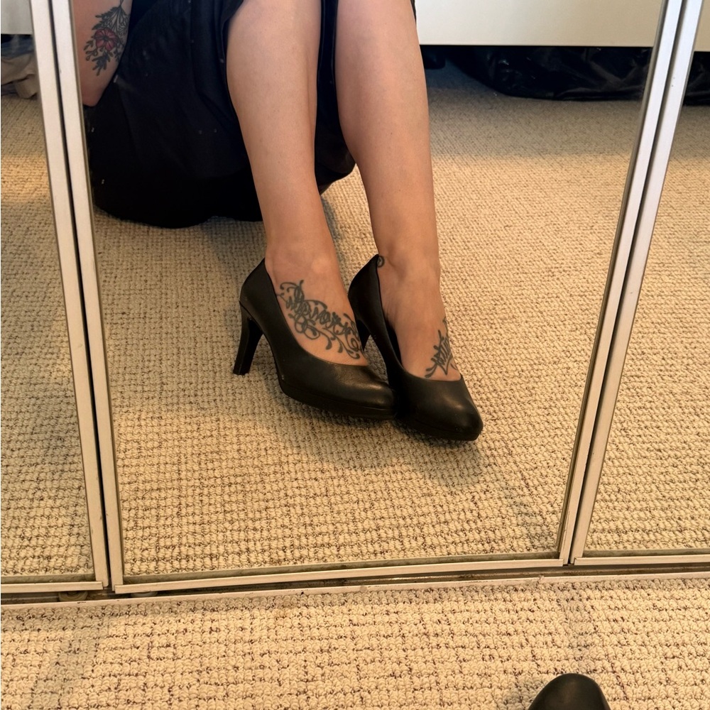 CLARKS | Leather Adriel Viola Dress Pump Black